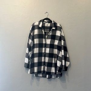 Plus size women’s Old Navy black & white flannel